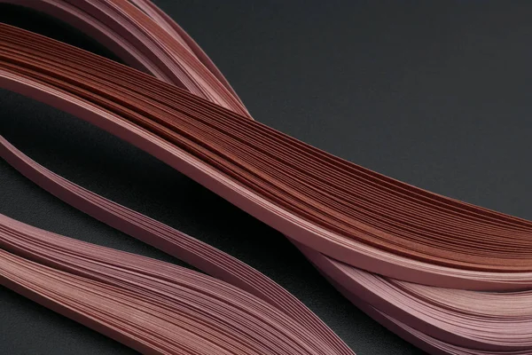 Papel Ondulado Color Marrón Beige Sobre Negro Fondo Textura Abstracta —  Fotos de Stock