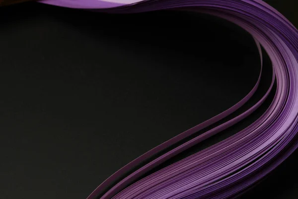 Фиолетовая Цветовая Полоска Волновой Бумаги Черном Абстрактный Текстурный Фон — стоковое фото