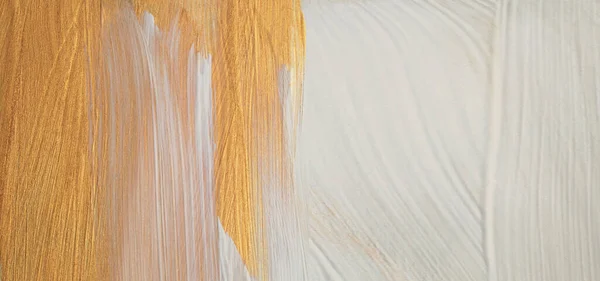 現代のオイルとアクリルスミアブロック塗装壁 抽象的なテクスチャベージュ ゴールド 白の色の染色ブラシ水平方向の長い背景 — ストック写真