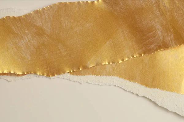 Oro Desgarrado Pedazos Vacíos Papel Textura Sobre Fondo Espacio Copia —  Fotos de Stock