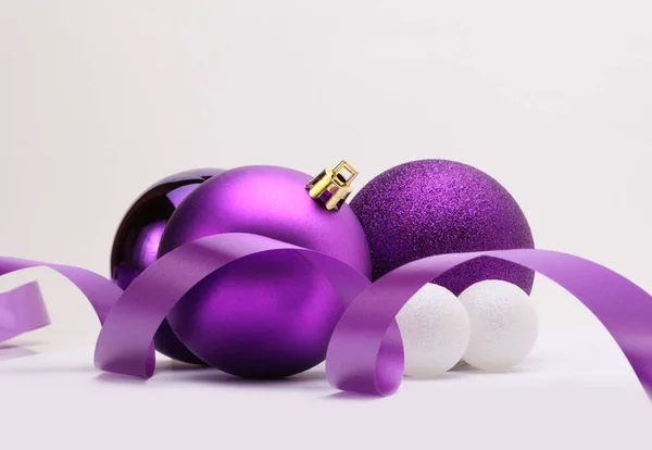 Close Violet Nacre Glow Merry Christmas Balls Ribbon — Stock Photo, Image
