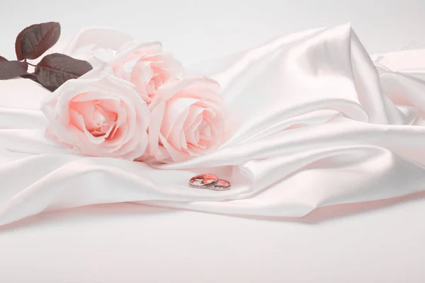 Nacre Vague Tissu Soie Avec Bouquet Fleurs Rose Beige Bague — Photo