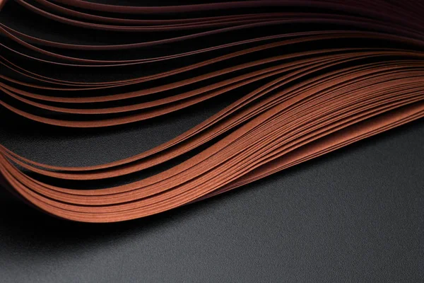 Papier Ondulé Couleur Bronze Brun Sur Fond Noir Texture Grain — Photo