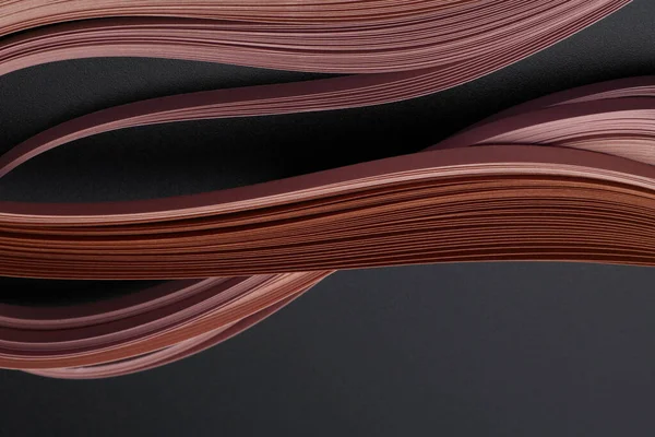 Bronze Marrom Cor Tira Onda Papel Textura Abstrata Fundo Preto — Fotografia de Stock