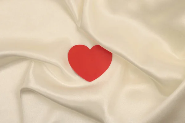 Tessuto Bianco Beige Seta Onda Perle Con Tessera Cuore Texture — Foto Stock