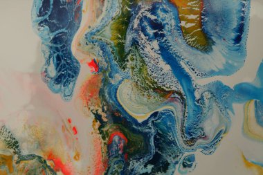 Sanat soyut akış akrilik ve suluboya mermer lekeli resim. Renk dalgası dokusu arkaplanı.