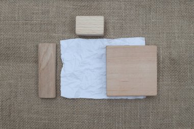 Boş desen tuval kağıt kartı, metin mesajın için kopyalama alanı olan tahta tahta. Minimalizm tarzı şablon arka planı. Düz yatış, üst görünüm.