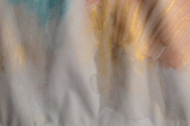 Tahıllı suluboya kağıt desenli lekeli duvar boyası. Soyut nacre altın, bej mermer kopya alanı arkaplanı.