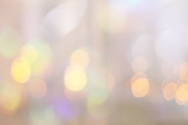 Soyut bulanık hafif odak yanıp sönen bej fotokopi alanı gradyan arkaplanı. Işık ve gölge duman kırılması.