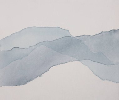 Mürekkep, suluboya, dökülen akış lekesi, boya çizgileri. Islak tuval kağıt dokusu üzerinde mavi dalga manzarası.