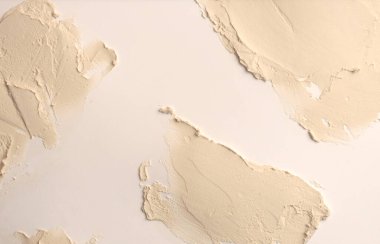 Resim mankenliği, çamur lekesi, duvar boyası. Soyut beyaz, bej renkli fırça darbesi rahatlama tahıl dokusu arka planı