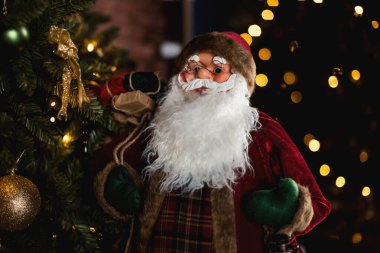 Noel Baba ve Noel ağacı..