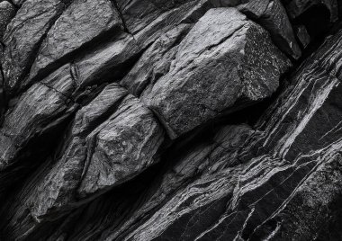 bir kaya dokusunun siyah beyaz fotoğrafı