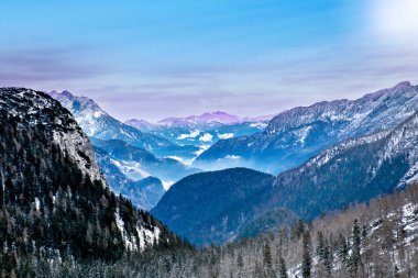 Avusturya 'da dağ manzarası, kışın Lofer kayak merkezi yakınlarında, Zell am' da Avusturya 'da bölge