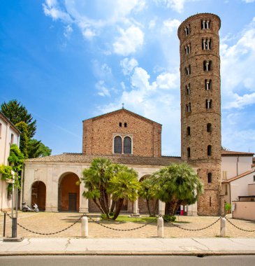 Ravenna, Emilia-Romagna, İtalya - Ravenna, İtalya 'da Sant' Apollinare Nuovo Katedrali.