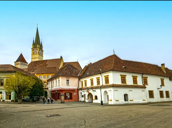 Iglesia Fortificada Plaza Principal Ciudad Medias Condado Sibiu Transilvania Rumania Imagen de stock