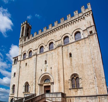 Gubbio, Umbria, İtalya - Palazzo dei Consoli (Konsüller Sarayı) bir Gotik mimari, tarihi şehir merkezinde XIVth.