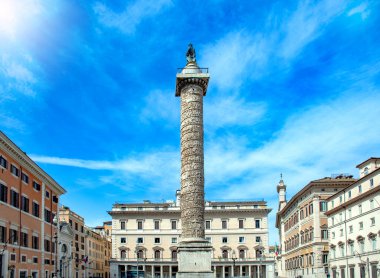 Roma, İtalya 'da Marcus Aurelius' un sütunu- Roma Piazza Colonna, Roma 'da Roma zafer sütunu,