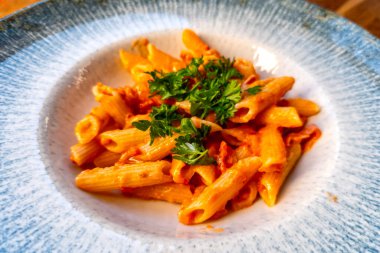 Jambonlu makarna, İtalyan tarifi, peynirli makarna. 