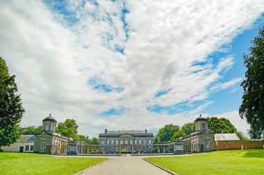 Belçika 'daki Seneffe Kalesi