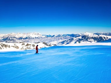 Kitzbuhel, Avusturya Alplerinde kayak merkezi.