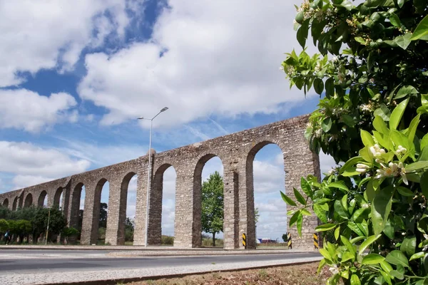 ポルトガル南部エヴォラ市の古い水路 ストック画像
