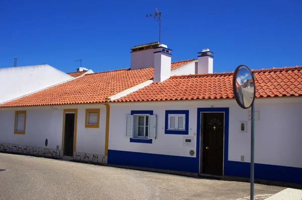 ブロタス村の典型的な家 アレンテージョ地域 ポルトガル ロイヤリティフリーのストック写真