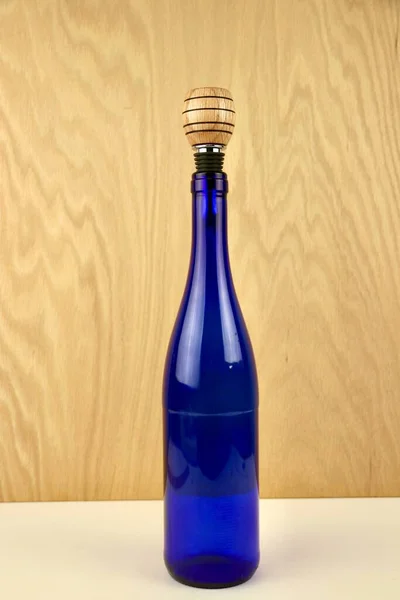 Garrafa Vinho Azul Com Rolha Garrafa — Fotografia de Stock
