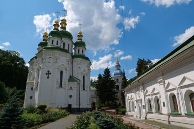 Vydubychi Manastırı Ukrayna 'nın başkenti Kyiv' de bulunan tarihi bir manastır. Vydubitsky Manastırı - Kyiv 'deki en eski Ortodoks manastırlarından biri