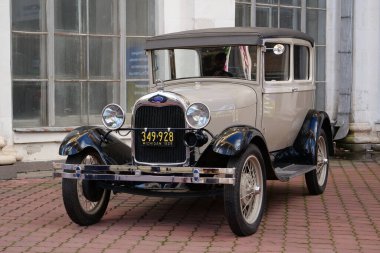 KYIV, UKRAINE, NOVEMBER 13, 2022: Retro car Ford stands at central Expo Center, Exhibition of Achievements of the National Economy in Kyiv