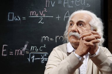 BUKOVEL, UKRAINE, 5 Ekim 2022: Dünyaca ünlü bilim adamı, teorik fizikçi, Nobel ödüllü, izafiyet teorisinin yaratıcısı Albert Einstein 'ın balmumu figürü
