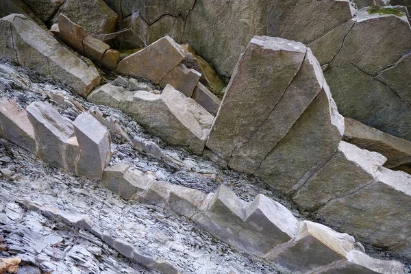 Piedras Cerca Del Río Prut Montañas Cárpatos Ucrania Yaremche Pliega — Foto de Stock