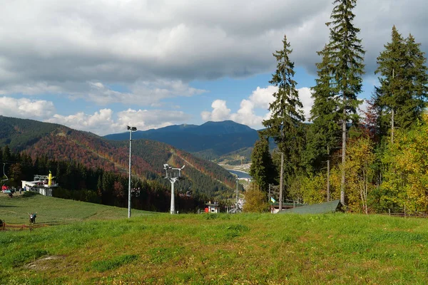 Bukowel Carpathian Mountains Ukraine Październik 2022 Wyciąg Narciarski Bukowelu Piękna — Zdjęcie stockowe