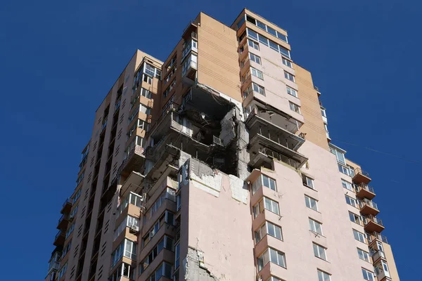 Kyiv Ukraine May 2022 Russian Missile Damaged Multi Storey Dwelling —  Fotos de Stock