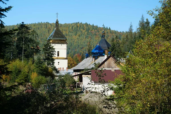 Ukrayna Nın Karpat Dağları Ndaki Ormanda Manyava Kutsal Haçın Yüceltilmesi — Stok fotoğraf