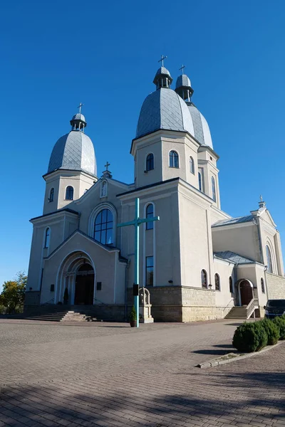 Ζωή Στα Καρπάθια Βουνά Δυτική Ουκρανία Εκκλησία Στην Πόλη Nadvirna — Φωτογραφία Αρχείου