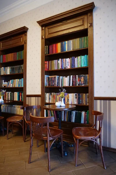 Kolomyia Ukraine August 2022 Interior Cafe Tables Chairs Bookboxes — 图库照片