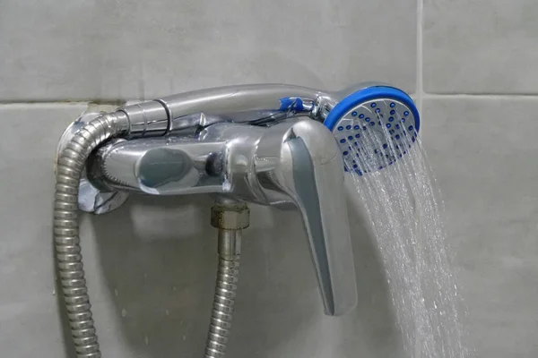 Sprcha Osprchuj Ranní Sprcha Čistá Voda Teče Sprchy — Stock fotografie