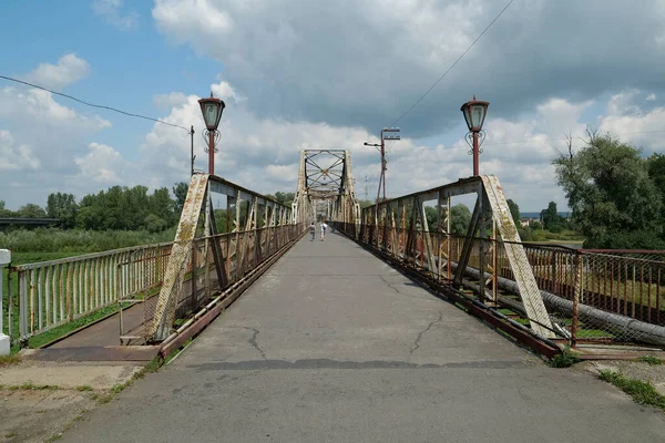 Παλιά Μεταλλική Γέφυρα Κατά Μήκος Του Ποταμού Δνείστερου Στην Πόλη — Φωτογραφία Αρχείου