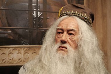 BUKOVEL, UKRAINE, 5 Ekim 2022: Profesör Albus Percival Wulfric Brian Dumbledore 'un Ağda figürü - J. K. Rowling Harry Potter serisindeki kurgusal karakter