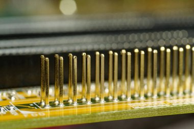 Elektronik bileşenleri, dirençleri, bağlantı terminalleri 48 olan bilgisayar mikro devresi