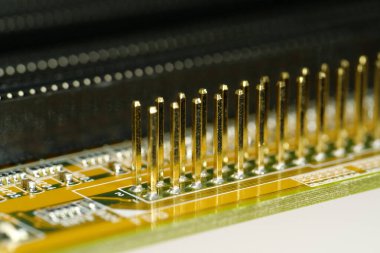 Elektronik bileşenleri, dirençleri, bağlantı terminalleri 49 olan bilgisayar mikro devresi