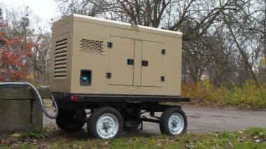 Mobil karavan tipi güç istasyonu bağımsız, tam teşekküllü bir güç üretim cihazı ve sistemidir. Elektrik enerjisinin kaynağı. Mobil karavan dizel motorlu dört tekerlekli jeneratör.