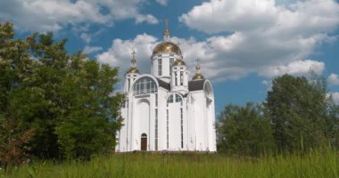 St. Andrew Pyervozvannoho Kilisesi ve Bucha kasabasındaki All Saints, Kyiv Bölgesi, Ukrayna