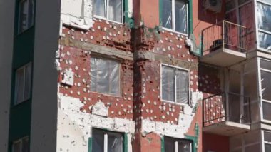 Bombalamadan sonra. Ukrayna halkına terör ve soykırım. Rus terörist kuvvetleri, Mart 2022 'de Ukrayna' daki Irpin, Kyiv Oblastı 'ndaki konutlara zarar verdi ve insanları öldürdü. Rusya - terörist ülke