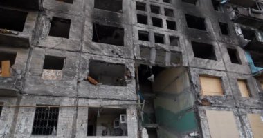 Bombalamadan sonra. Ukrayna 'da savaş. Rus saldırganlığı. Rus terörist ordusu Mart 2022 'de Kyiv' deki bombardıman konutu tarafından yok edildi. Rusya - terörist ülke. Ukrayna halkına terör ve soykırım