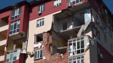 IRPIN, UKRAINE, 6 Haziran 2022: Rus terörist ordusu Irpin kasabası Kyiv Oblastı 'ndaki evleri yıktı ve Mart 2022' de insanları öldürdü. Bombalamadan sonra. Ukrayna halkına terör ve soykırım.