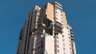 Bombalamadan sonra. Rus teröristler, Şubat 2022 'de Kyiv' deki füze üssünde hasar gördü. Ukrayna halkının soykırımı. Rusya - terörist ülke, dünyanın bir numaralı teröristi