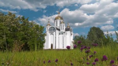 Bucha kasabası, Kyiv Oblastı, Ukrayna 'daki St. Andrew Pyervozvannoho ve All Saints Yavaş Hareketler Kilisesi