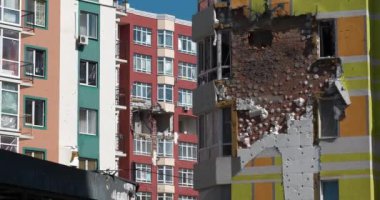 Rus kuvvetleri Mart 2022 'de Irpin kasabası Kyiv Oblastı' nda evleri yıktı ve insanları öldürdü. Bombalamadan sonra. Ukrayna 'da savaş. Rus saldırganlığı. Ukrayna halkına terör ve soykırım